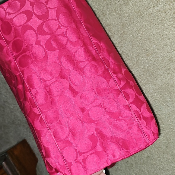 Hot pink Coach purse - Picture 7 of 8